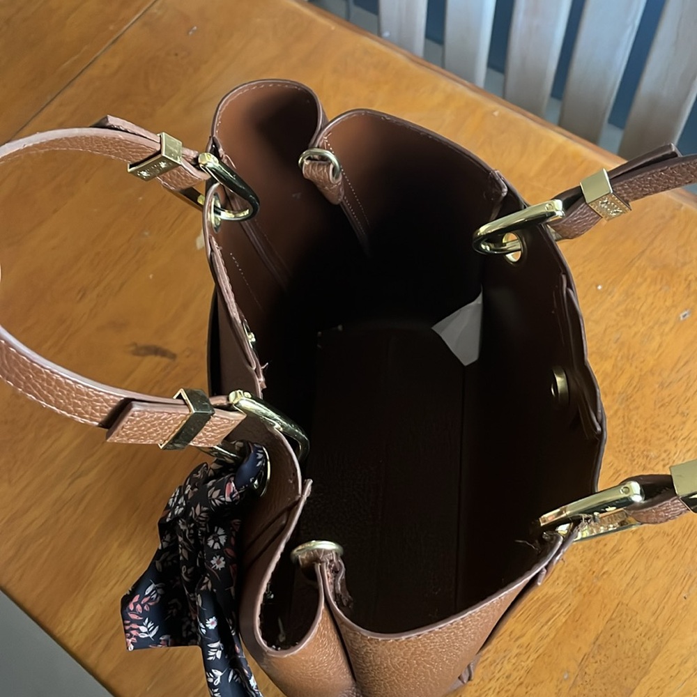 Steve Madden Handbag Used Only Once Or Twice !! E… - image 3